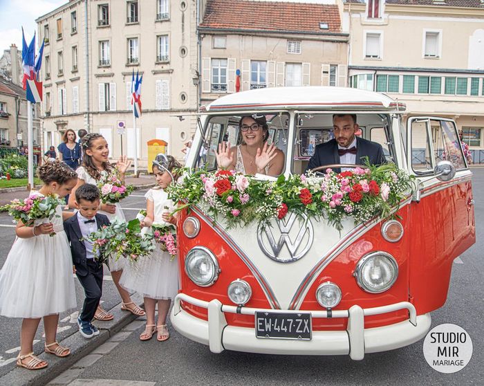 Une arrivée des mariés originale 5