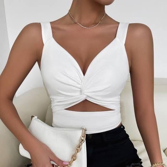 Quoi mettre sous une blouse en dentelle ? 3