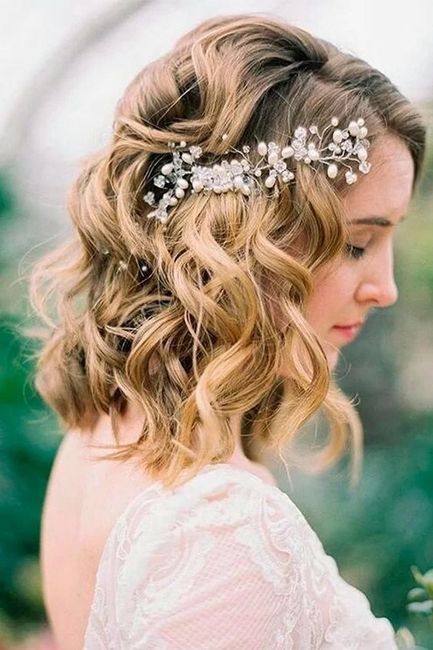 Coiffure mariée cheveux mi-longs 10