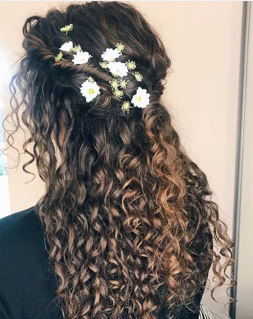 Coiffeur mariage cheveux frisés 4