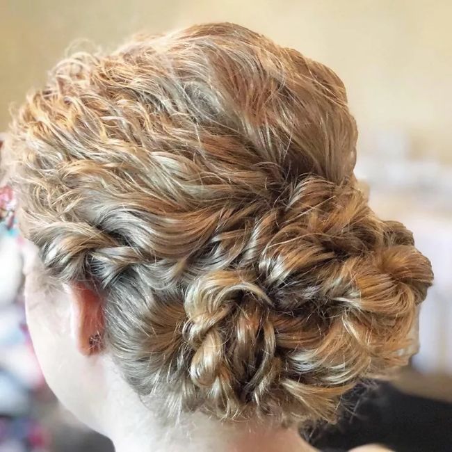 Coiffeur mariage cheveux frisés 5