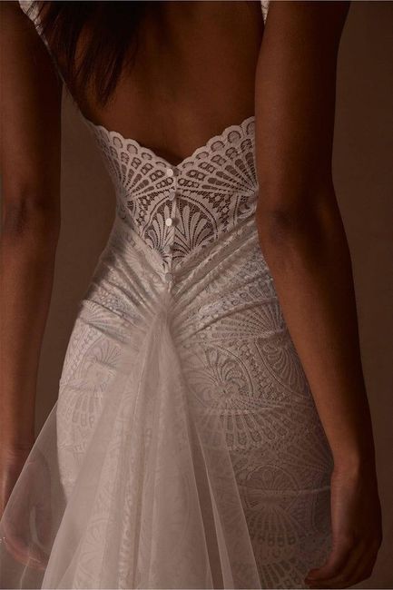 Un drapé ou un tissu plissé sur la robe 👰‍♀️ 17