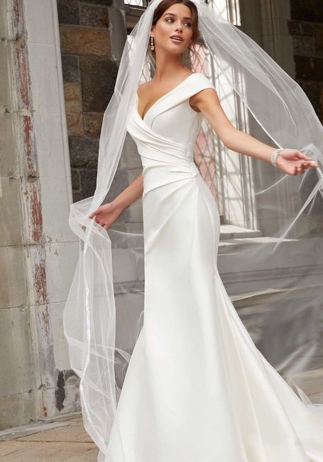 Un drapé ou un tissu plissé sur la robe 👰‍♀️ 18