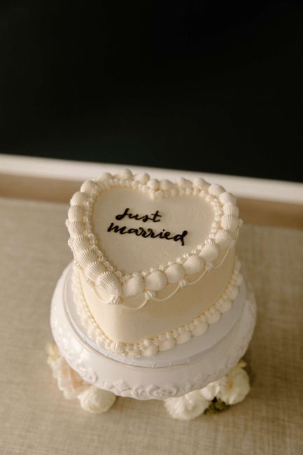 Tendance 2025: des wedding cakes en forme de coeur 🍰 ❤️ - 4