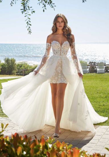 Tendance 2025: les mini robes de mariée 12