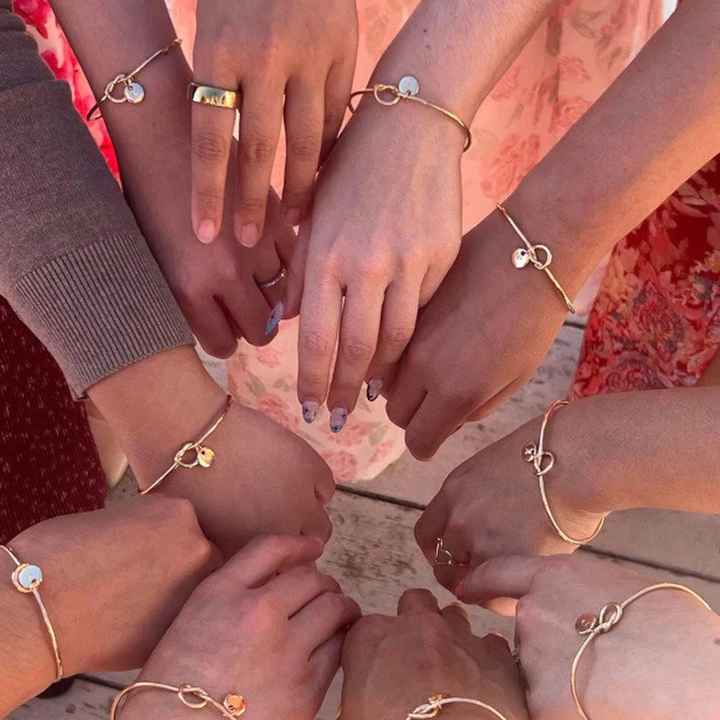 Evjf : accessoires pour mariée et invitées - 2