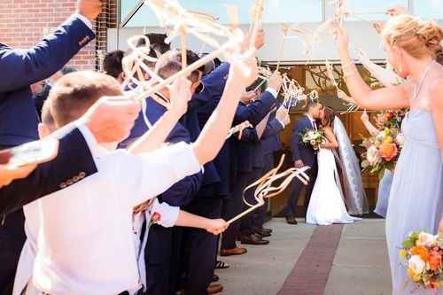 Lancé de ....... à la sortie de l'église - 2