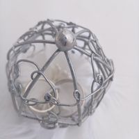 Bombe sur contenants en verre - 2