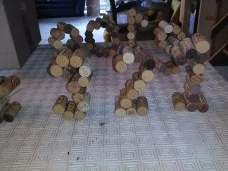 numeros de table avec des bouchons de liège