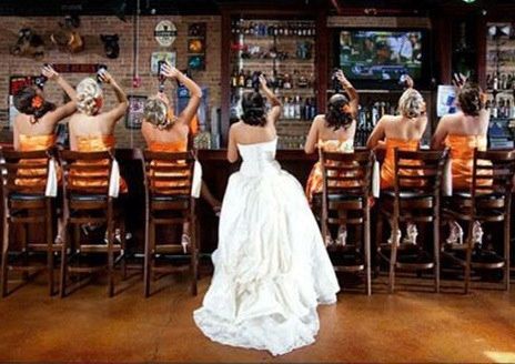 Idées de photo la mariée et ses témoins / demoiselles d'honneur  - 6