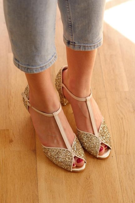 Recherche Bobbies Holly pluie doré 39 - 1
