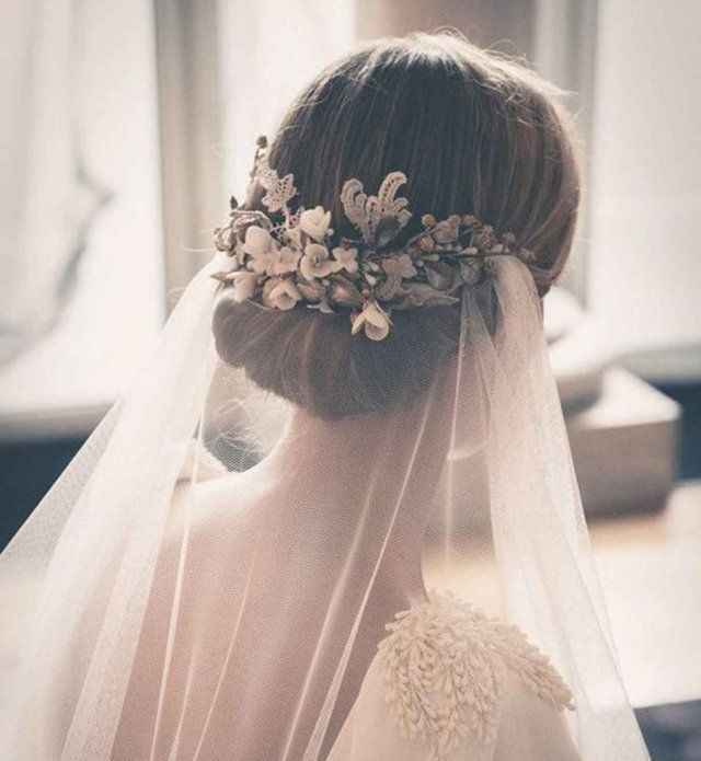 Voile+barrette de fleurs dans les cheveux: c’est trop? 1