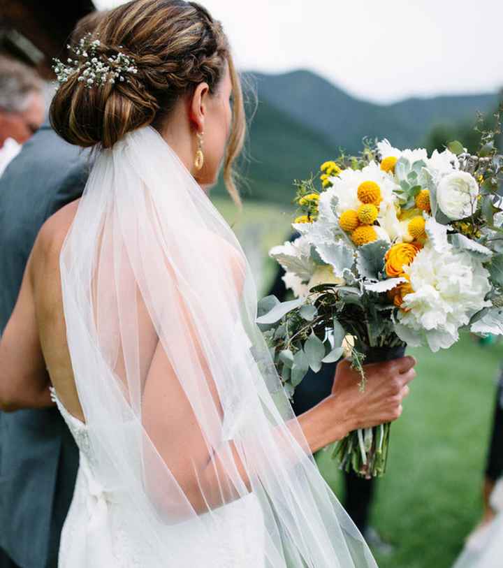 Voile+barrette de fleurs dans les cheveux: c’est trop? 3