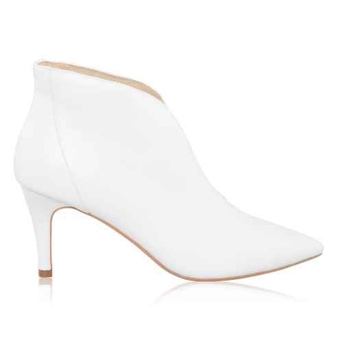 Accessoires colorés pour robe blanche 4