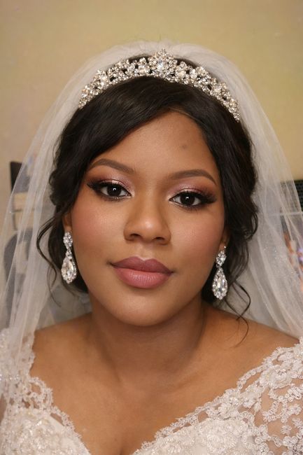 Cherche une maquilleuse - 1