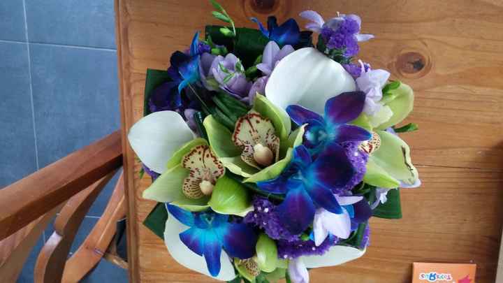 Mon bouquet avec orchidées bleues
