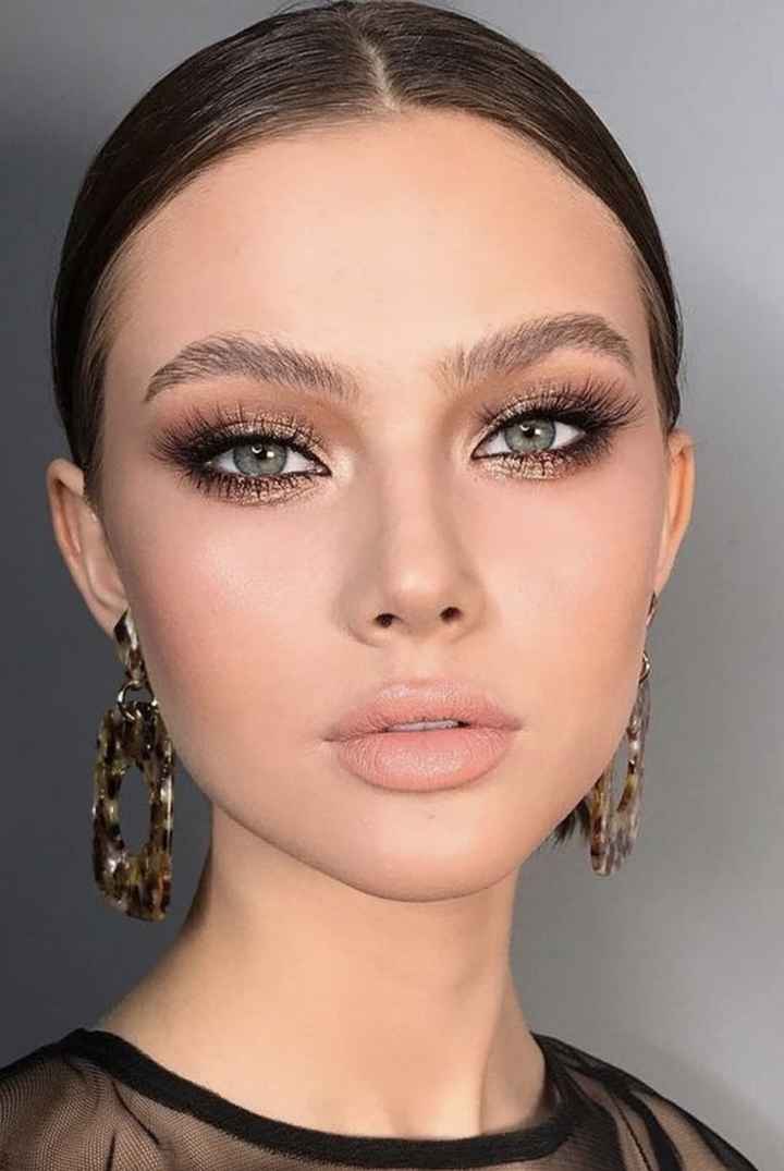 Quel type de maquillage est recommandé à une femme rousse ? - 2