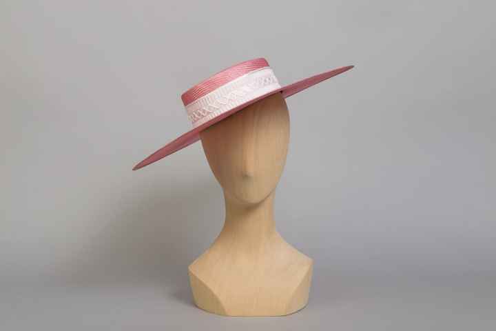 Finir sa mise en beauté avec un chapeau 👒 - 1