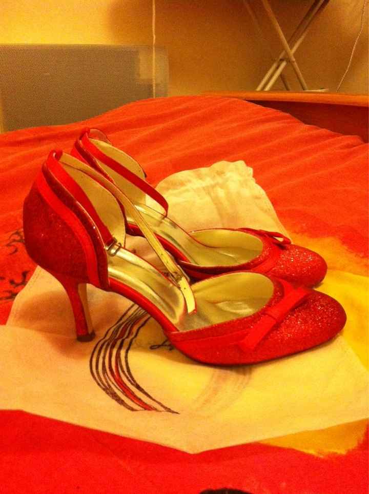 J'ai trouvé mes chaussures rouge.... - 1