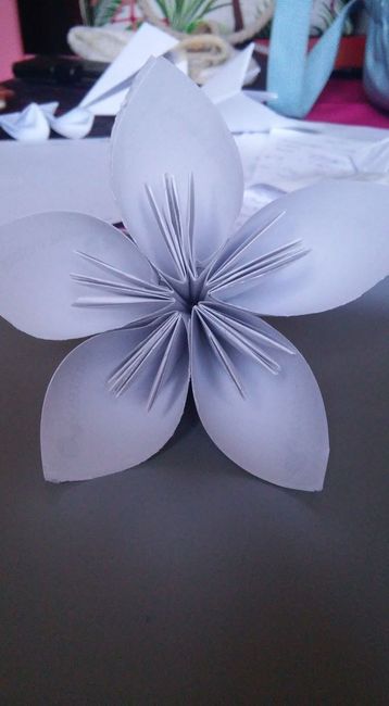 Fleur origami blanche