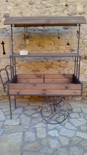 brouette pour mettre l'urne et le panier à dragées