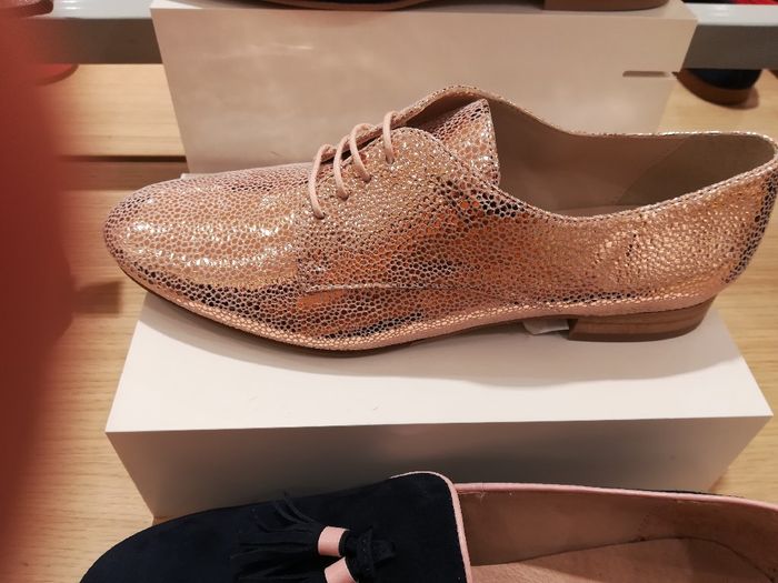  Quelle paire de chaussures ? - 1