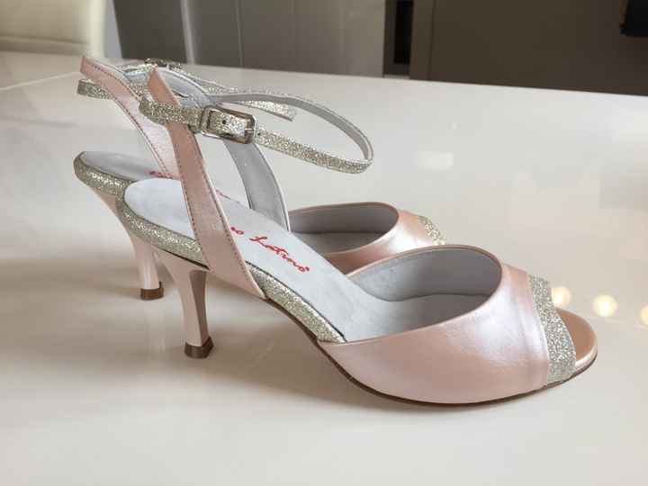 Mes chaussures faites sur mesure sont arrivées!! je suis en folie !! - 1