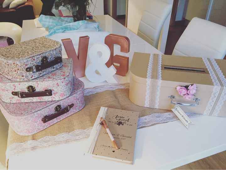 La déco avance... ce soir esssie rapide du coin urne+ livre d'or - 1