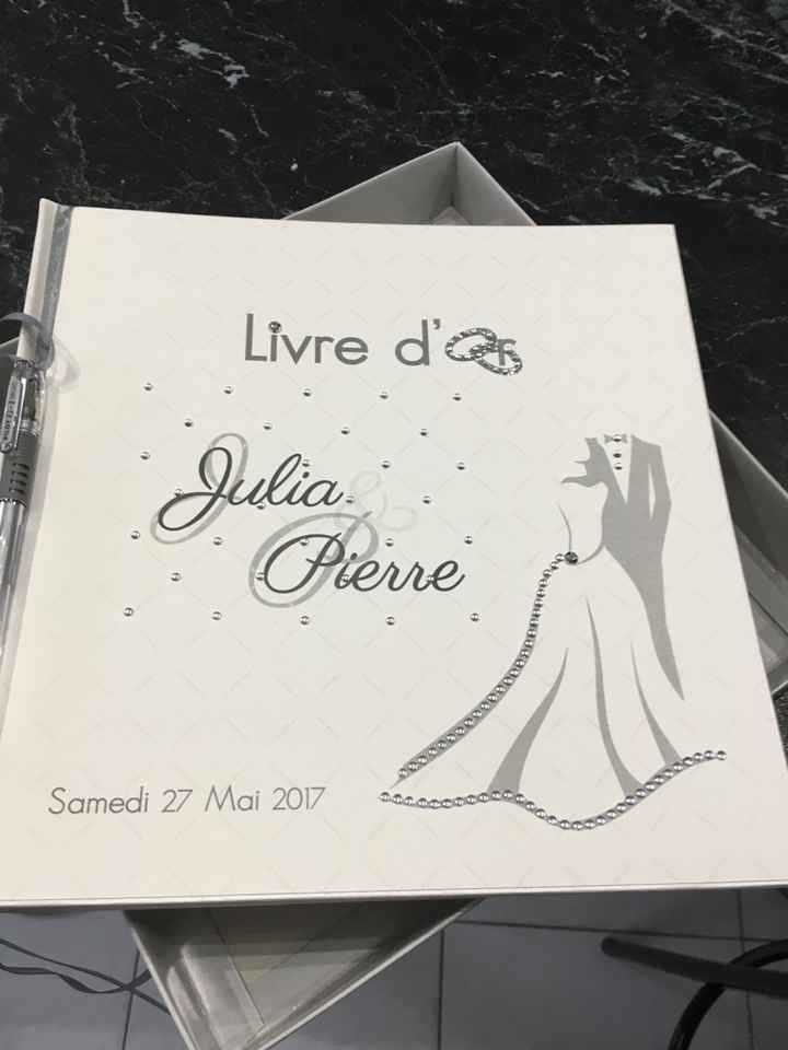 A la recherche de livre d'or - 1