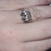 Ta bague de fiançailles sur le Pinterest de Mariages.net ça t'intéresse ? ❤️ - 1
