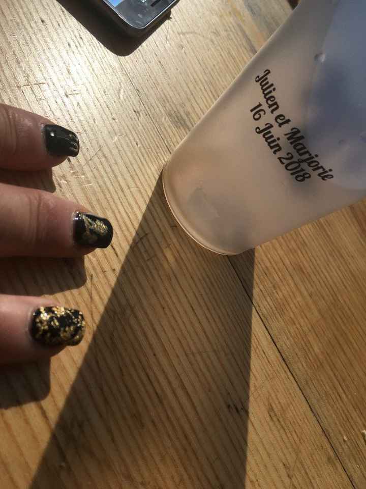 la cousine de chéri était dans le thème jusqu'au bout des ongles!