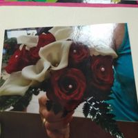 Le feuillage sera différent et pas de perle dans les fleurs sinon pareil