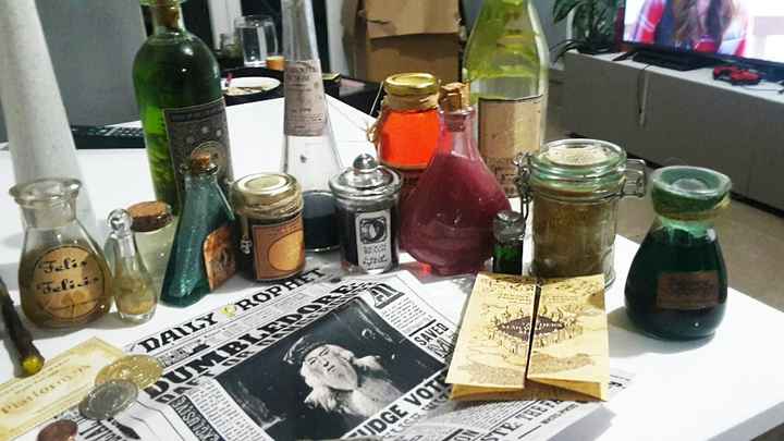 Potions, baguettes,carte, collier, lunette, tickets, etc...