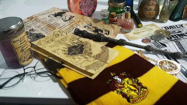 Potions, baguettes,carte, collier, lunette, tickets, etc...