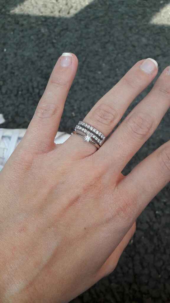 Pour les filles déjà mariée montrer moi vos alliance avec votre bague de fiançailles!!! - 1