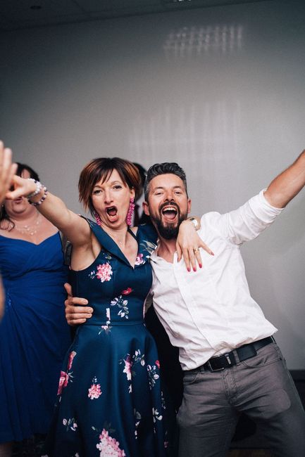Tu préfères... une fête avec ou sans DJ ? 2