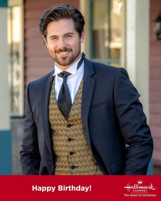 Mariage et téléfilms - son costume 4