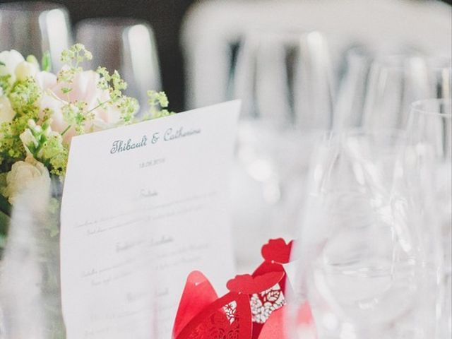 Trouvez l'intrus : mariage rouge. 4