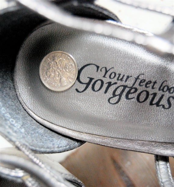 ...sixpence in her shoe ! 3