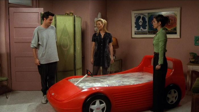 Friends : The One With The Racecar Bed 1