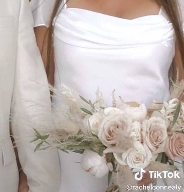 Une robe de mariée pour 3 dollars...? 2 robes pour 8$ ?! 4