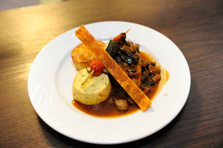 veau sauce pinot rouge, daube de legumes et gratin d'auphinois !