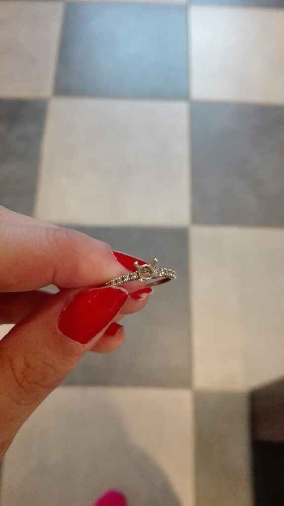 Ma bague de fiançailles est casser - 2