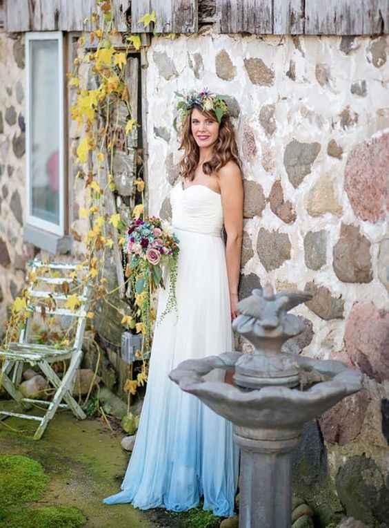 Robe de mariée dip-dyed version bleu tendre