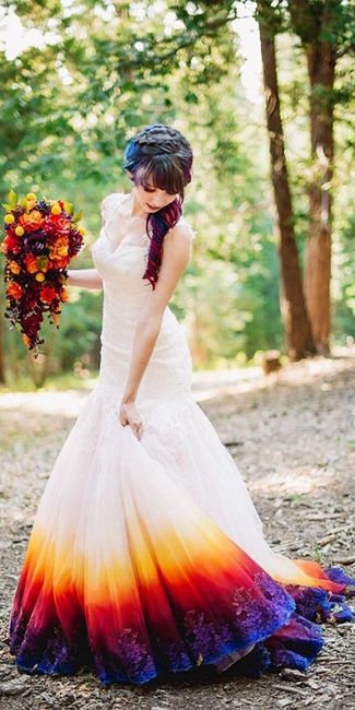 Robe de mariée dip-dyed version multi-colors et motif