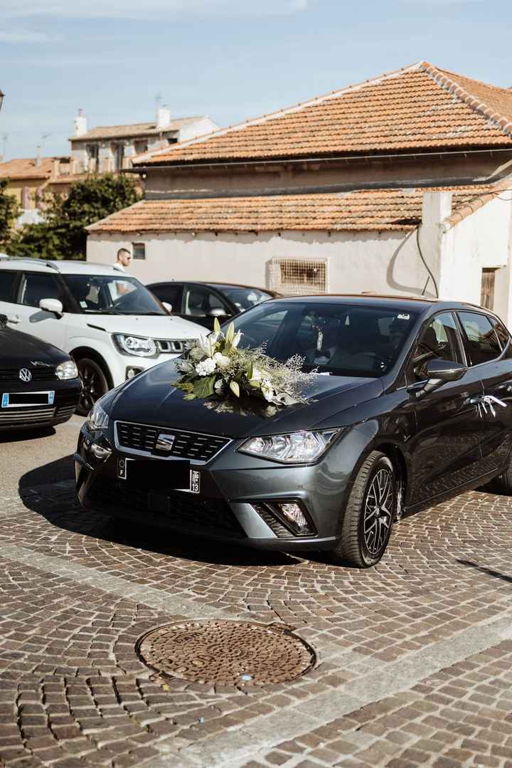 Décoration de la voiture : une touche fleurie tout en douceur ! - 1