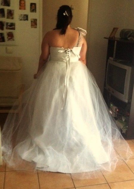 Voici le dos de ma robe