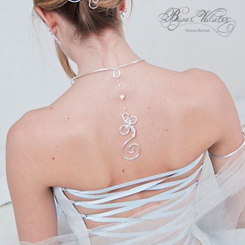 Bijou de dos
