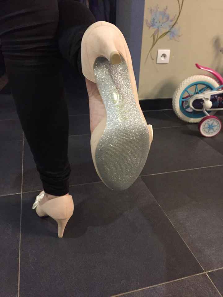  Chaussures trouvees - 1