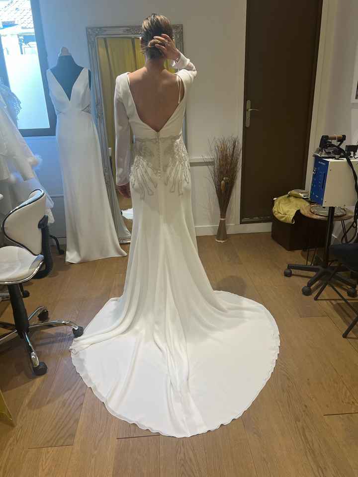 Voile ou bijou de dos? - 1